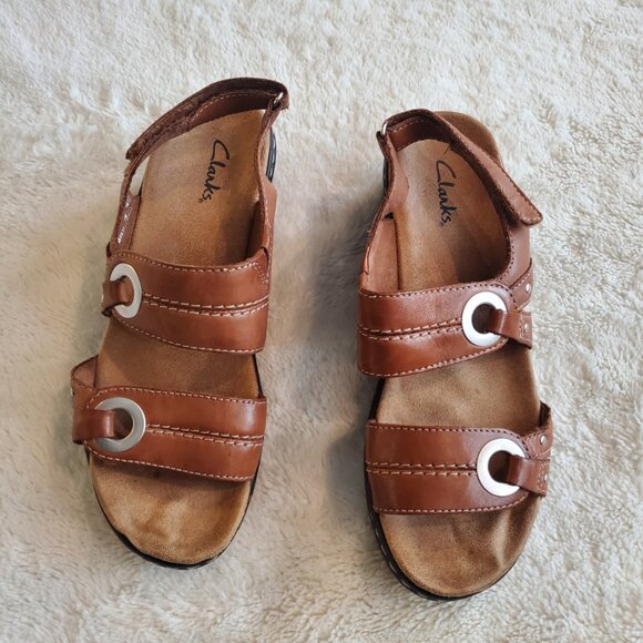 Clarks Brown Strappy Tan  Leather Velcro Sandals Womens Size 7 Open Toe Brown - Picture 2 of 10